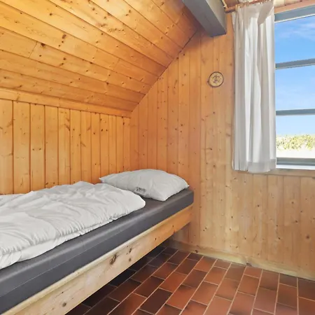 Feriehus I Forste Klitraekke I Fjaltring Sj1324 *